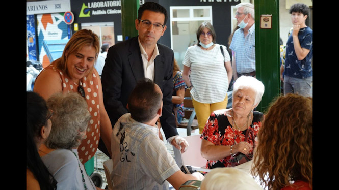 Visita a un centro de Servicios Sociales (AYTO. GRANADA)
