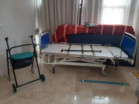 Parte del material ortopédico donado por los vecinos al banco cullero (AYTO. CÚLLAR VEGA) Parte del material ortopédico donado por los vecinos al banco cullero (AYTO. CÚLLAR VEGA)