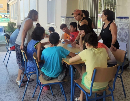 Imagen de la visita al campamento (AYTO. GRANADA)