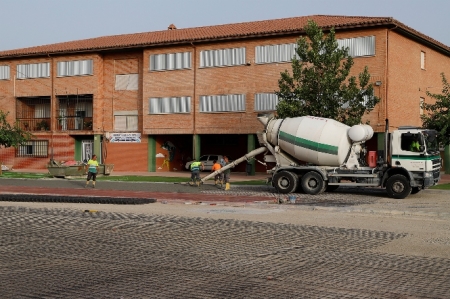 Obras que se están llevando en las pistas del CEIP San Isidro Labrador de Huétor Tájar (AYTO. HUÉTOR TÁJAR) 