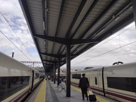 Estación de Renfe en Granada (RENFE) Estación de Renfe en Granada (RENFE)
