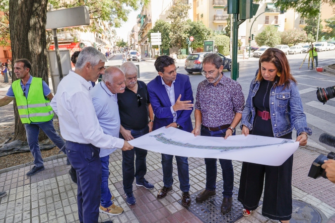 Imagen de la visita a La Chana (JAVER ALGARR / AYUNTAMIENTO)