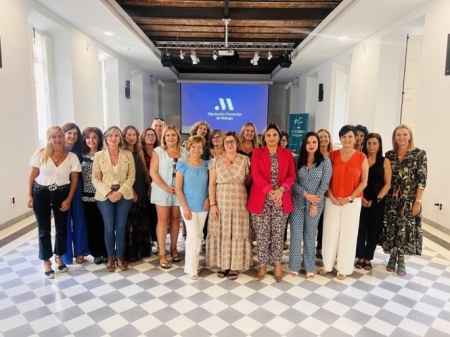 Foto de familia tras el encuentro (DIPGRA)