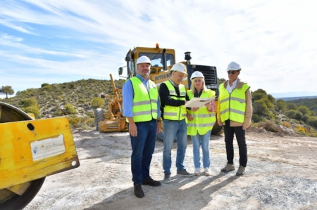 Imagen de archivo de una visita de la Junta a La Peza (JUNTA) Imagen de archivo de una visita de la Junta a La Peza (JUNTA)