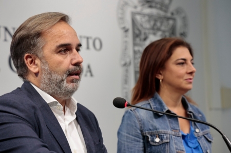 Jacobo Calvo y Raquel Ruz en rueda de prensa (JAVIER ALGARRA / AYUNTAMIENTO)