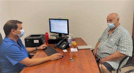 Consulta del especialista en cardiología de Vithas Granada Joaquín Sánchez Gila (VITHAS) 