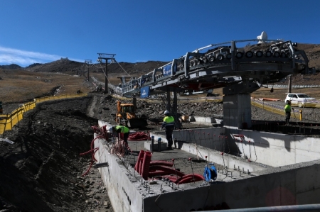 Obras del nuevo telesilla en Sierra Nevada (JUNTA) Obras del nuevo telesilla en Sierra Nevada (JUNTA)