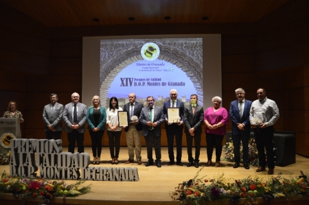 Foto de familia tras la entrega de premios (FAECA) Foto de familia tras la entrega de premios (FAECA)