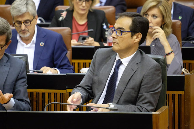 El consejero de Justicia, Administración Local y Función Pública, José Antonio Nieto, en el Parlamento andaluz (JUNTA DE ANDALUCÍA)