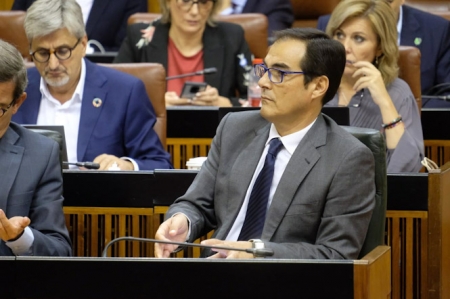 El consejero de Justicia, Administración Local y Función Pública, José Antonio Nieto, en el Parlamento andaluz (JUNTA DE ANDALUCÍA)
