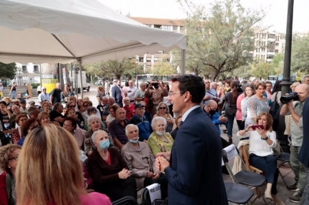 Acto con mayores en la Fuente de las Batallas (AYUNTAMIENTO) 