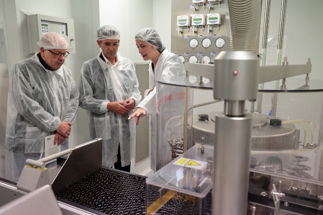 Francisco Cuenca en la sede de Biofarm (JAVIER ALGARRA / AYUNTAMIENTO)