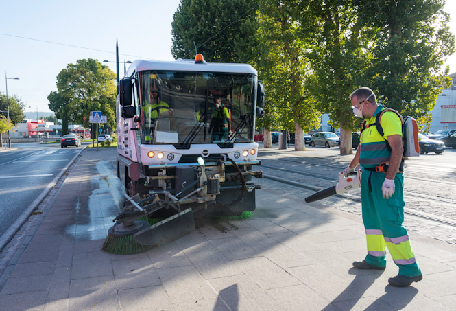 Operario de limpieza en Armilla (AYTO. ARMILLA)