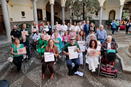 Presentación del calendario solidario de Parkinson (JAVIER ALGARRA / AYUNTAMIENTO)