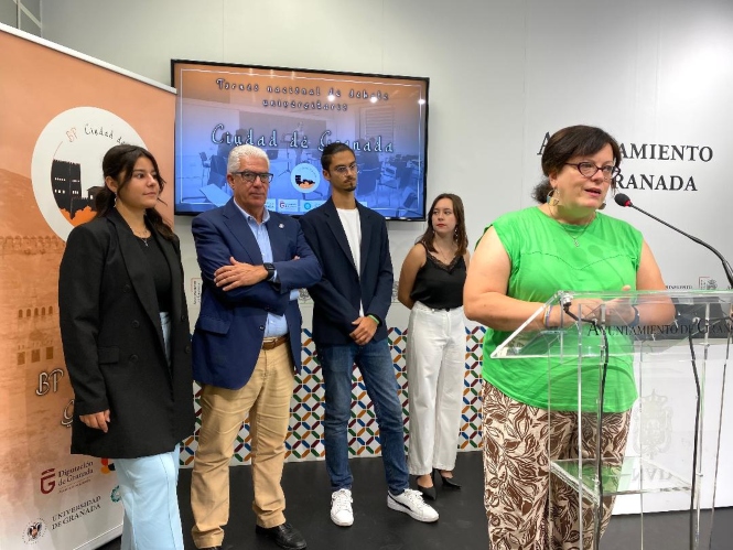 Presentación del torneo de debate (JAVIER ALGARRA / AYUNTAMIENTO)