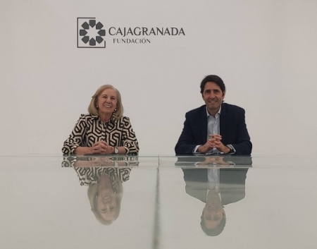 Imagen de la firma del acuerdo (CAJAGRANADA FUNDACIÓN)