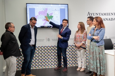 Incorporación de Churriana, Vegas de Genil y Ogijares a la prestación conjunta del taxi (JAVIER ALGARRA / AYUNTAMIENTO)