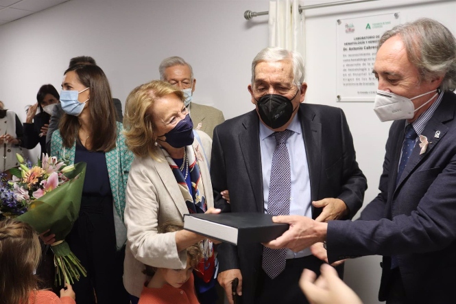 Homenaje al hematólogo Antonio Cabrera (HOSPITAL VIRGEN DE LAS NIEVES) 