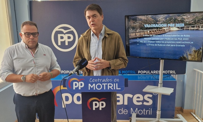 El Diputado Nacional del PP, Carlos Rojas, junto al alcalde de Almuñécar (PP)