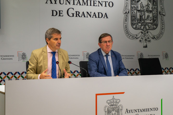 Luis González y César Díaz en rueda de prensa (PP)