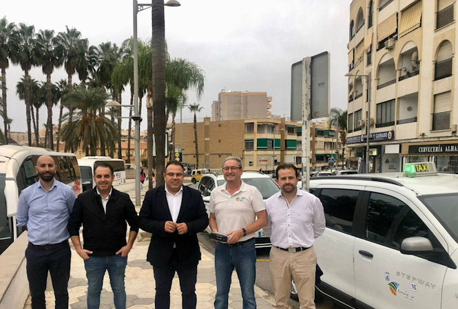 Imagen de la firma del convenio (AYTO. ALMUÑÉCAR)