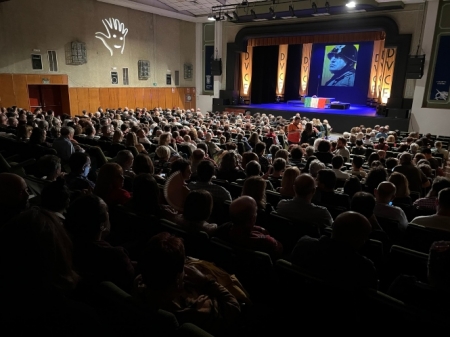 Gran afluencia de publico en la actuación de Leo Bassi (TEATRO HUMOR SANTA FE) Gran afluencia de publico en la actuación de Leo Bassi (TEATRO HUMOR SANTA FE)
