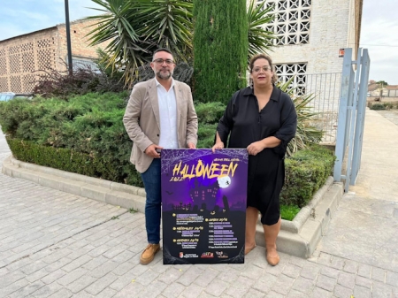 el alcalde de Vegas y la concejala de Cultura presentan las actividades de Halloween (AYTO. VEGAS DEL GENIL) el alcalde de Vegas y la concejala de Cultura presentan las actividades de Halloween (AYTO. VEGAS DEL GENIL)