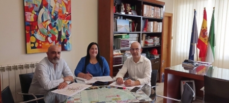 Los alcaldes de Fuente Vaqueros, Santa Fe y Chauchina, José Manuel Molino, Manuel Gil y Cristina González (AYUNTAMIENTO DE FUENTE VAQUEROS) Los alcaldes de Fuente Vaqueros, Santa Fe y Chauchina, José Manuel Molino, Manuel Gil y Cristina González (AYUNTAMIENTO DE FUENTE VAQUEROS)