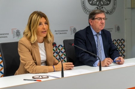 Eva Martín y Luis González en rueda de prensa (PP)