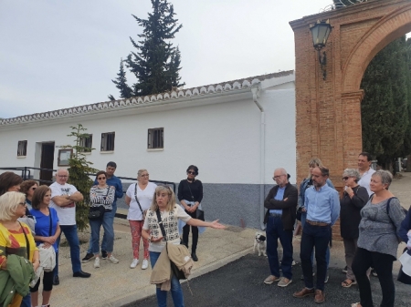 Imagen de la visita al Cementerio de Guadix (AYTO. GUADIX)
