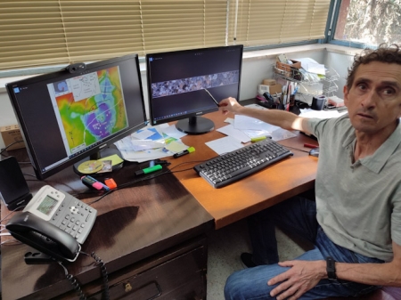 El investigador Rodríguez Tovar, en su despacho de la UGR - UGR