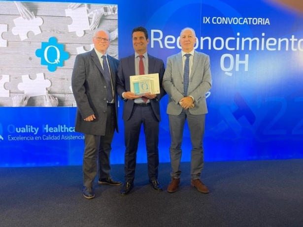 Profesionales del Clínico recogen el sello de calidad QH (JUNTA)