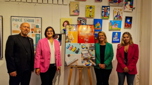 Imagen de la visita a la Escuela de Arte (JUNTA)