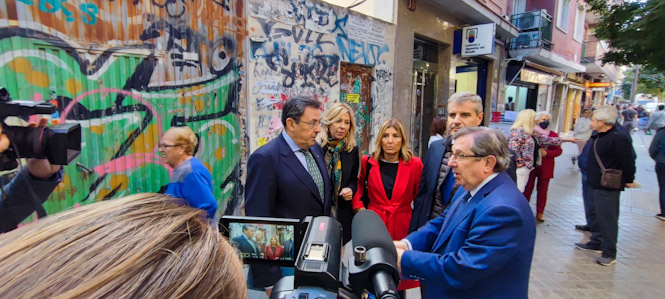 Imagen de la visita al barrio de San Juan de Dios (PP)