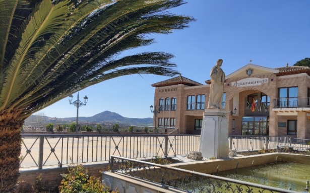 Fachada del Ayuntamiento de Alhendín (AYTO. ALHENDÍN) Fachada del Ayuntamiento de Alhendín (AYTO. ALHENDÍN)