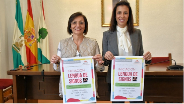 Josefina Sánchez y Paqui Valero han presentado el curso (AYTO. ALBOLOTE) Josefina Sánchez y Paqui Valero han presentado el curso (AYTO. ALBOLOTE)