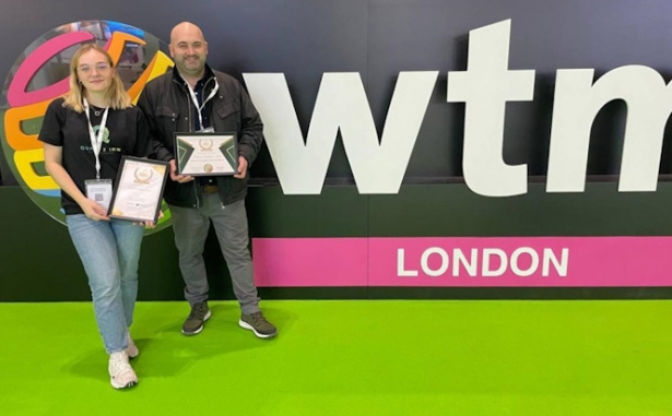 Alina Tkachenko, representante de Quartz Inn Hotels y Francisco Rodríguez Mora (WTM LONDRES)