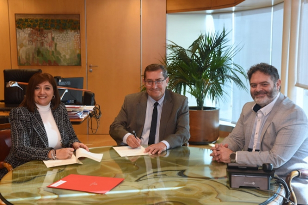 Firma del convenio para la cesión de los terrenos (DIPGRA) Firma del convenio para la cesión de los terrenos (DIPGRA)