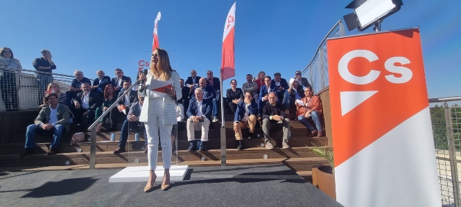 Concha Insua en la presentación de candidadatos (CIUDADANOS) 