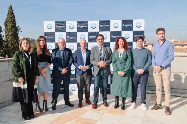 Visita a la empresa nazaríes (JAVIER ALGARRA / AYUNTAMIENTO)