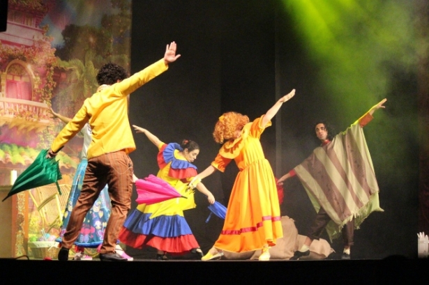 Musical Encanto /AYTO. ALMUÑÉCAR)