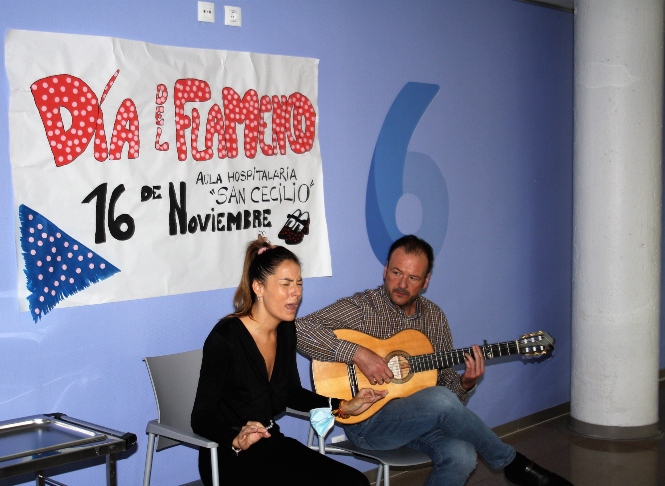 Judit urbano durante el taller de flamenco (HUSC)