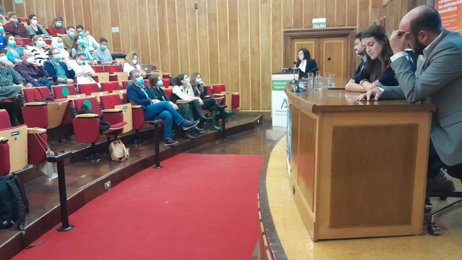 Mesa de las jornadas de enfermedades inmunomediadas (HOSPITAL VIRGEN DE LAS NIEVES) 