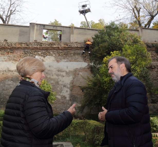 Imagen de la visita al Carmen de los Martires AYUNTAMIENTO GRANADA)