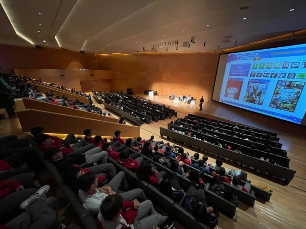 Acto en el Palacio de Congresos (GRANADA NOIR) Acto en el Palacio de Congresos (GRANADA NOIR)
