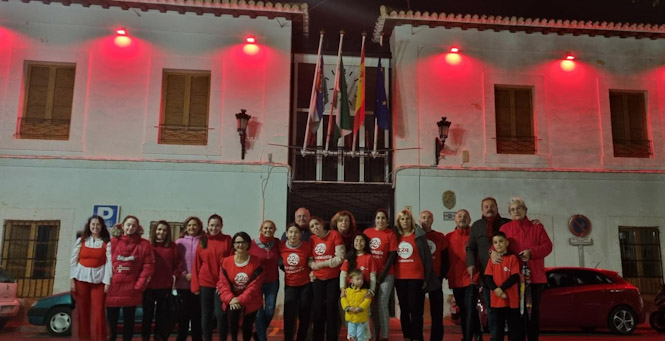 Ayuntamiento de Gójar iluminado de rojo (AYTO. GÓJAR)