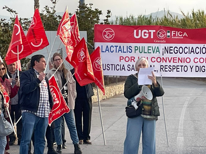 Concentración en la sede de Puleva (UGT)