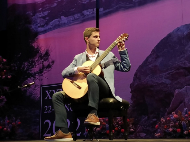 El joven guitarrista español Ausias Parejo (AYTO. ALMUÑÉCAR) El joven guitarrista español Ausias Parejo (AYTO. ALMUÑÉCAR)