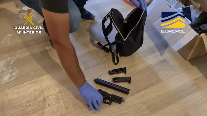 Imagen de la operación (GUARDIA CIVIL)