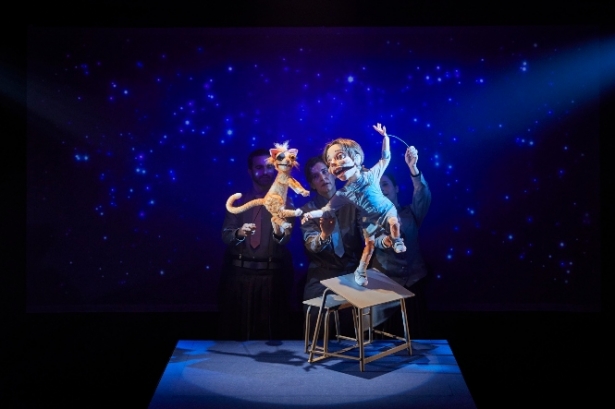 Representación de `Cris pequeña valiente` (EL ESPEJO NEGRO)